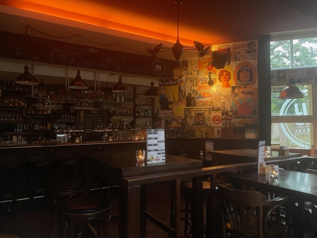 Binnen in Beij Ons
Café Nijmegen-Oost Kroeg Nijmegen-Oost Pubquiz Nijmegen 